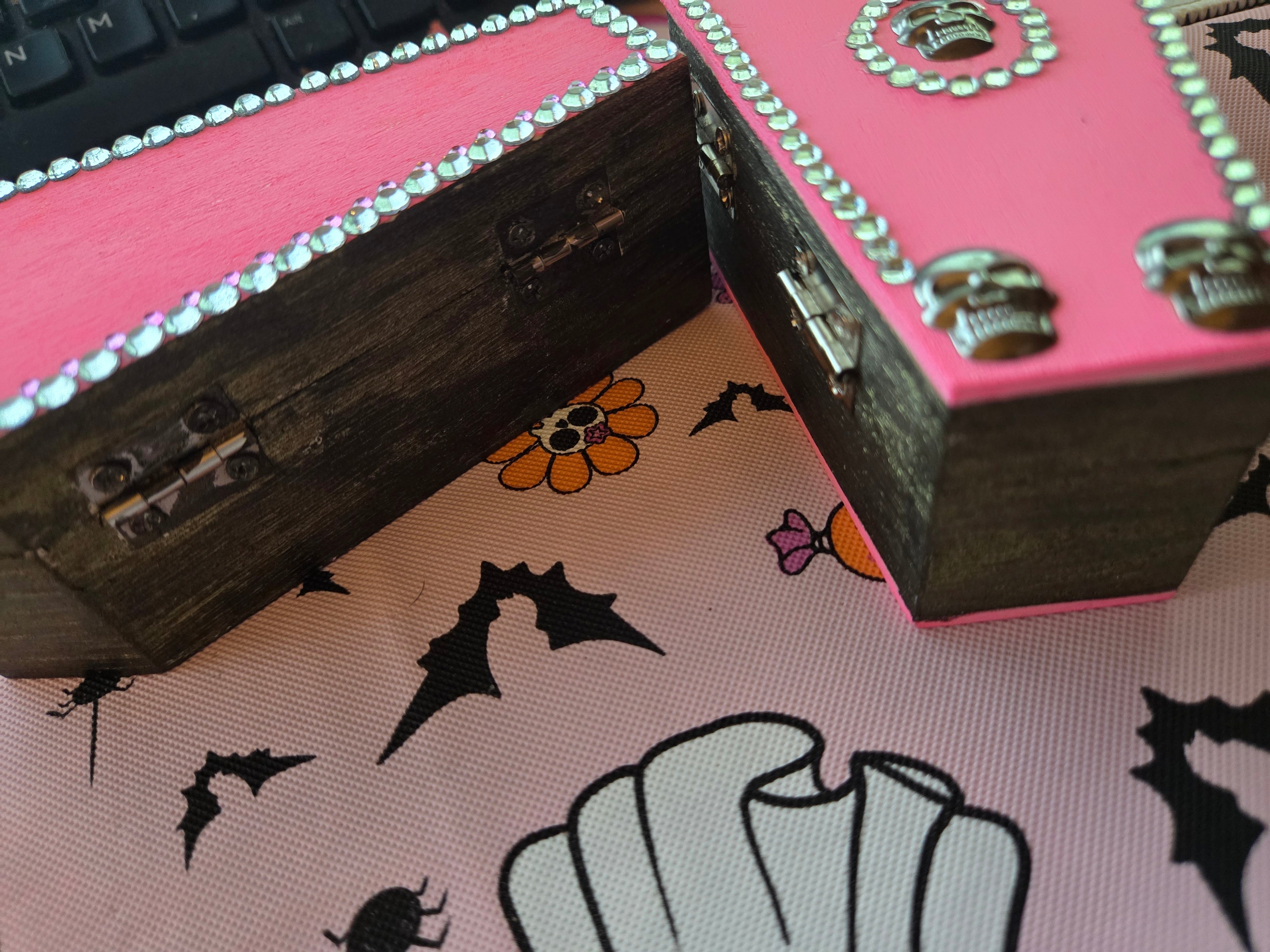MINI COFFIN (PINK BLING)